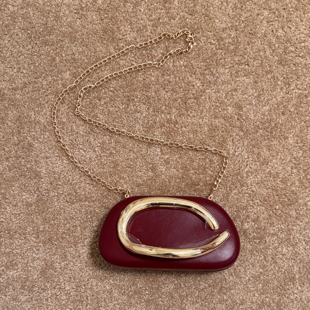 Elegant Burgundy Chain Shoulder Bag - Picture 3 of 4